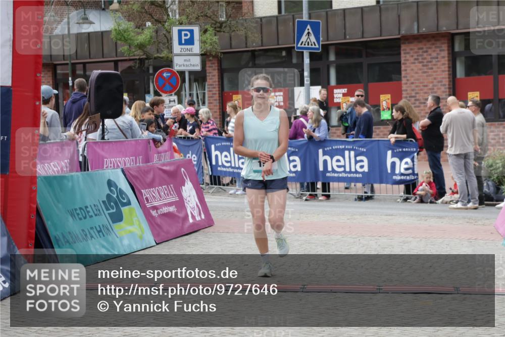 10.05.2026 - 8. Wedeler Halbmarathon Yannick Fuchs http://msf.ph/oto/9727646 10.05.2026 11:41:17 Ziel 54, 153, 310, 543, 658, 770 meine-sportfotos.de