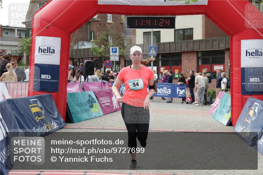 10.05.2026 - 8. Wedeler Halbmarathon Yannick Fuchs http://msf.ph/oto/9727699 10.05.2026 11:41:23 Ziel 54, 153, 868 meine-sportfotos.de