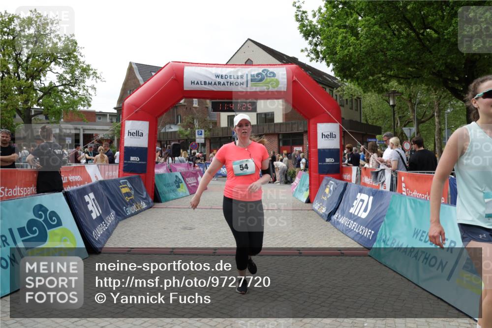 10.05.2026 - 8. Wedeler Halbmarathon Yannick Fuchs http://msf.ph/oto/9727720 10.05.2026 11:41:24 Ziel 54, 868 meine-sportfotos.de