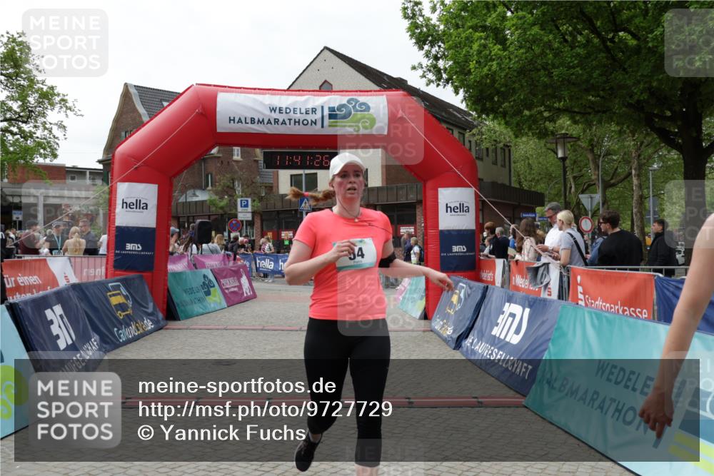 10.05.2026 - 8. Wedeler Halbmarathon Yannick Fuchs http://msf.ph/oto/9727729 10.05.2026 11:41:24 Ziel 54, 868 meine-sportfotos.de