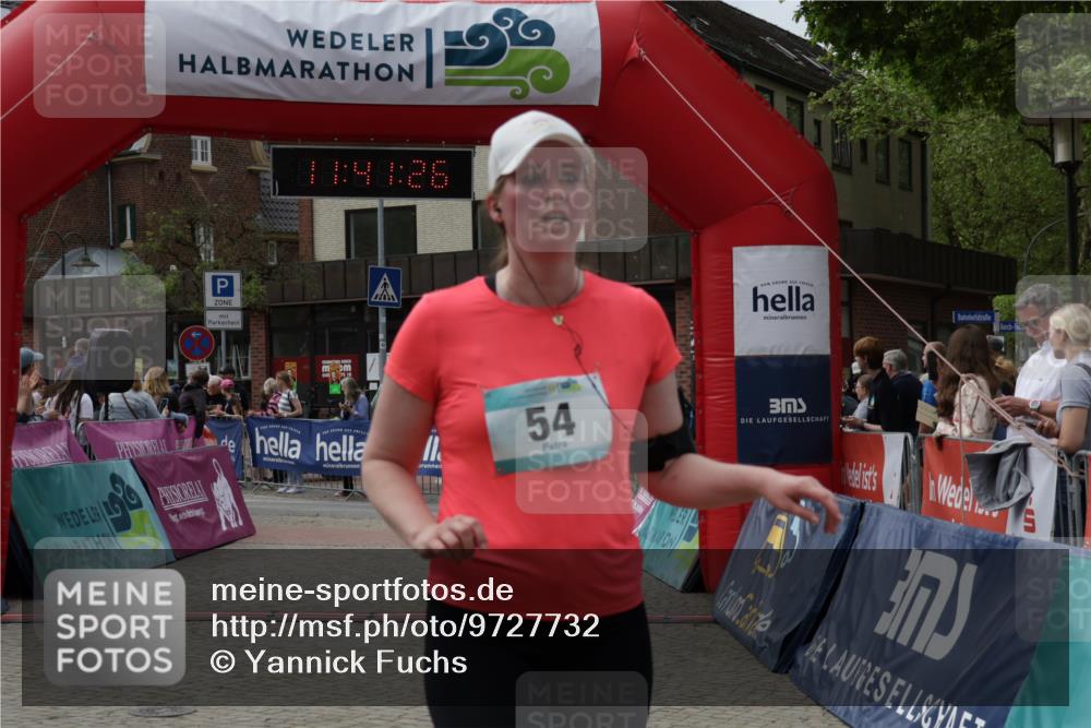 10.05.2026 - 8. Wedeler Halbmarathon Yannick Fuchs http://msf.ph/oto/9727732 10.05.2026 11:41:24 Ziel 54, 868 meine-sportfotos.de