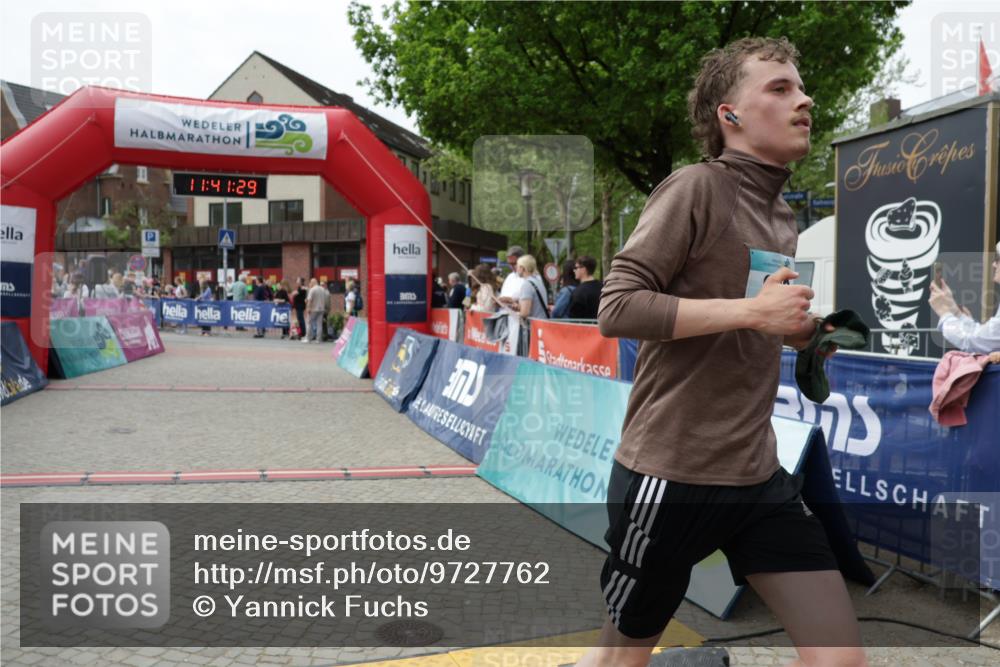 10.05.2026 - 8. Wedeler Halbmarathon Yannick Fuchs http://msf.ph/oto/9727762 10.05.2026 11:41:27 Ziel 54, 868 meine-sportfotos.de