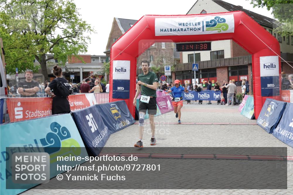 10.05.2026 - 8. Wedeler Halbmarathon Yannick Fuchs http://msf.ph/oto/9727801 10.05.2026 11:41:36 Ziel 239, 751, 812, 2196 meine-sportfotos.de