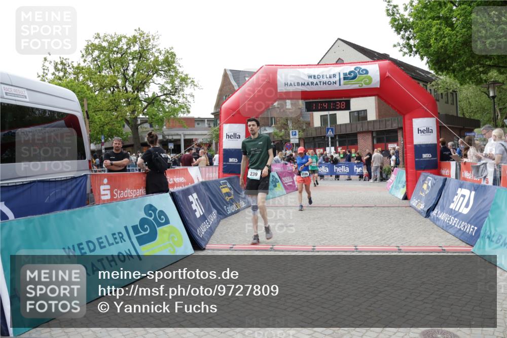 10.05.2026 - 8. Wedeler Halbmarathon Yannick Fuchs http://msf.ph/oto/9727809 10.05.2026 11:41:36 Ziel 239, 751, 812, 2196 meine-sportfotos.de
