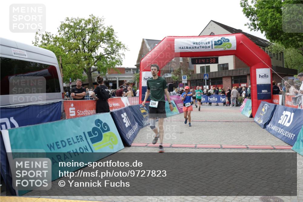 10.05.2026 - 8. Wedeler Halbmarathon Yannick Fuchs http://msf.ph/oto/9727823 10.05.2026 11:41:37 Ziel 239, 751, 812, 2196 meine-sportfotos.de