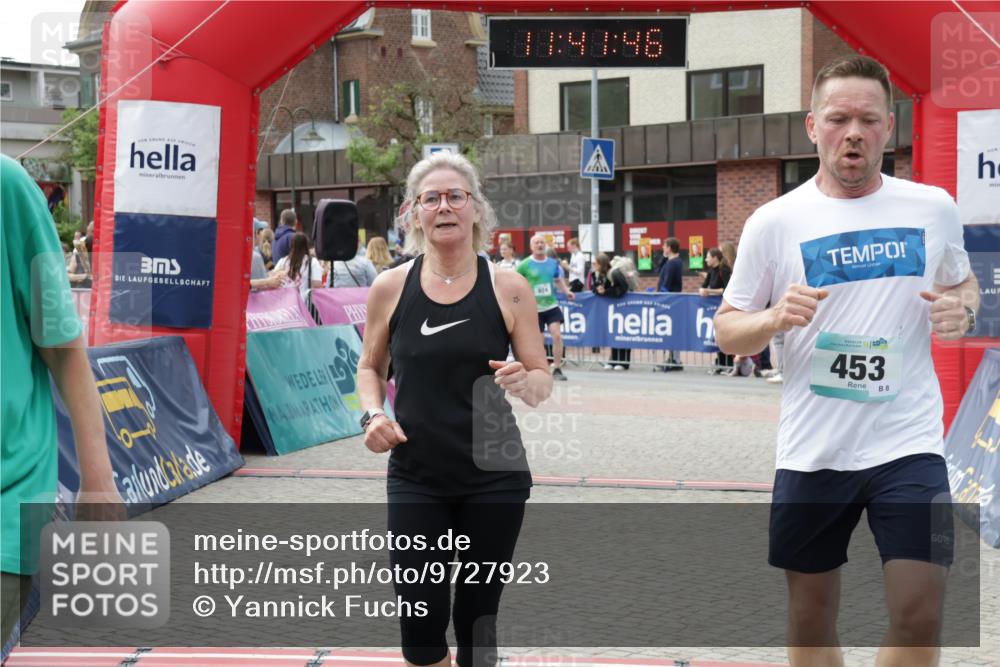 10.05.2026 - 8. Wedeler Halbmarathon Yannick Fuchs http://msf.ph/oto/9727923 10.05.2026 11:41:44 Ziel 248, 453, 751, 812, 923, 924, 2238 meine-sportfotos.de