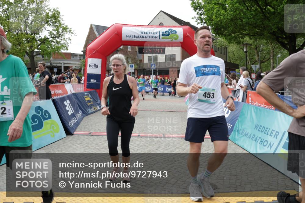 10.05.2026 - 8. Wedeler Halbmarathon Yannick Fuchs http://msf.ph/oto/9727943 10.05.2026 11:41:45 Ziel 108, 248, 453, 751, 812, 923, 924, 2238 meine-sportfotos.de