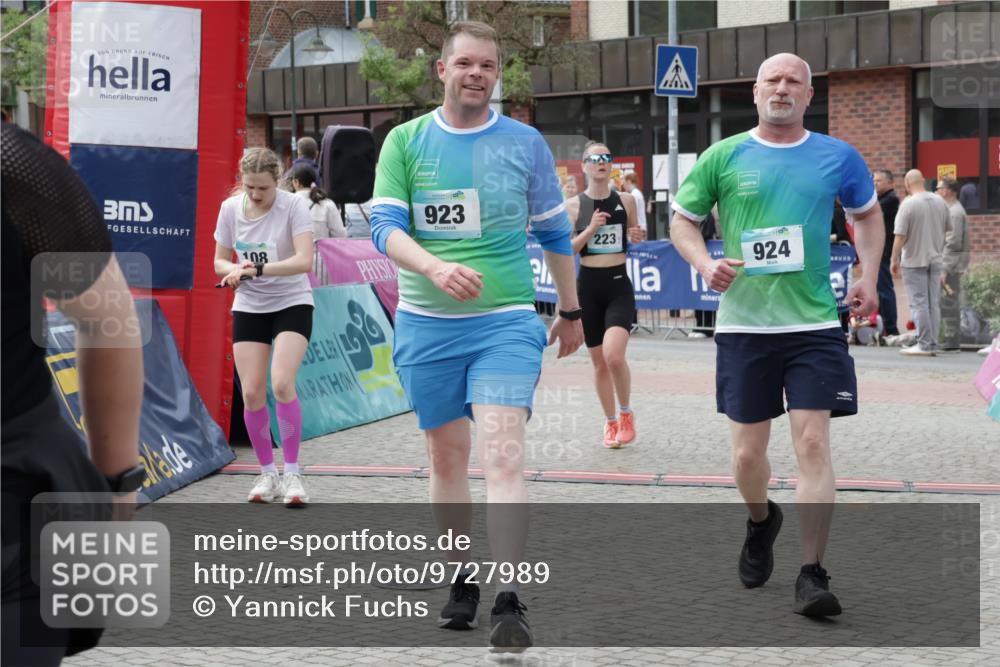 10.05.2026 - 8. Wedeler Halbmarathon Yannick Fuchs http://msf.ph/oto/9727989 10.05.2026 11:41:49 Ziel 108, 223, 923, 924, 2238 meine-sportfotos.de
