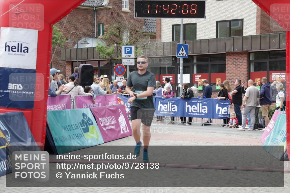 10.05.2026 - 8. Wedeler Halbmarathon Yannick Fuchs http://msf.ph/oto/9728138 10.05.2026 11:42:06 Ziel 53 meine-sportfotos.de