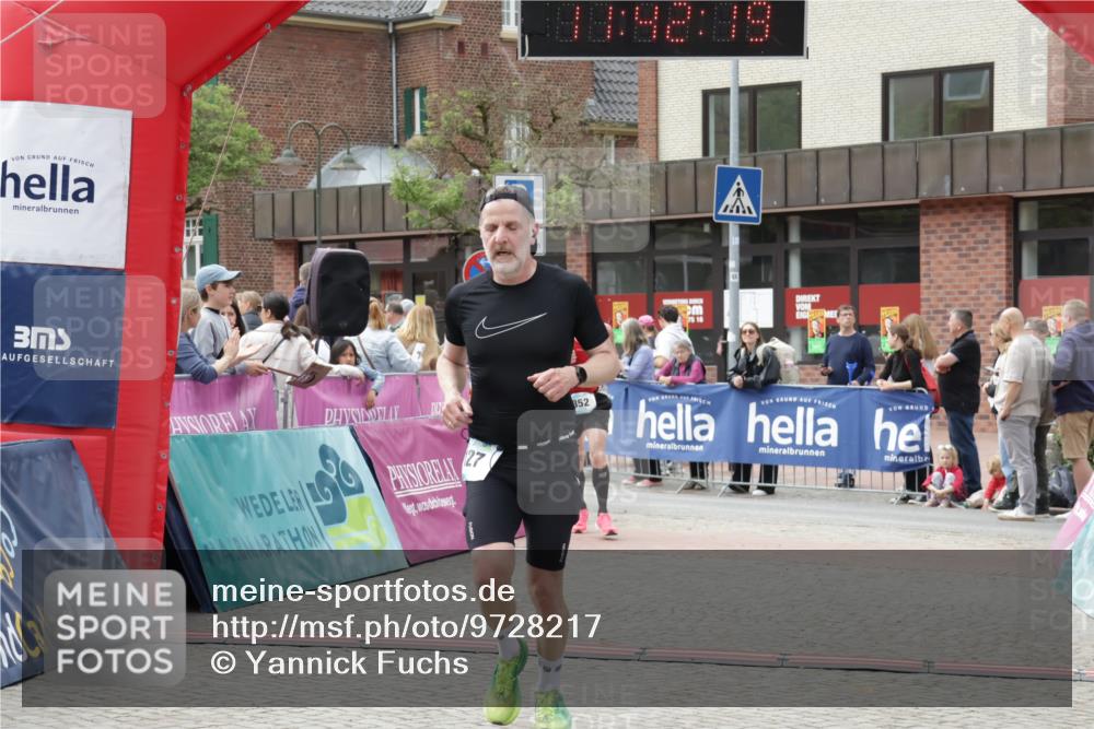 10.05.2026 - 8. Wedeler Halbmarathon Yannick Fuchs http://msf.ph/oto/9728217 10.05.2026 11:42:17 Ziel 127, 352, 1052 meine-sportfotos.de