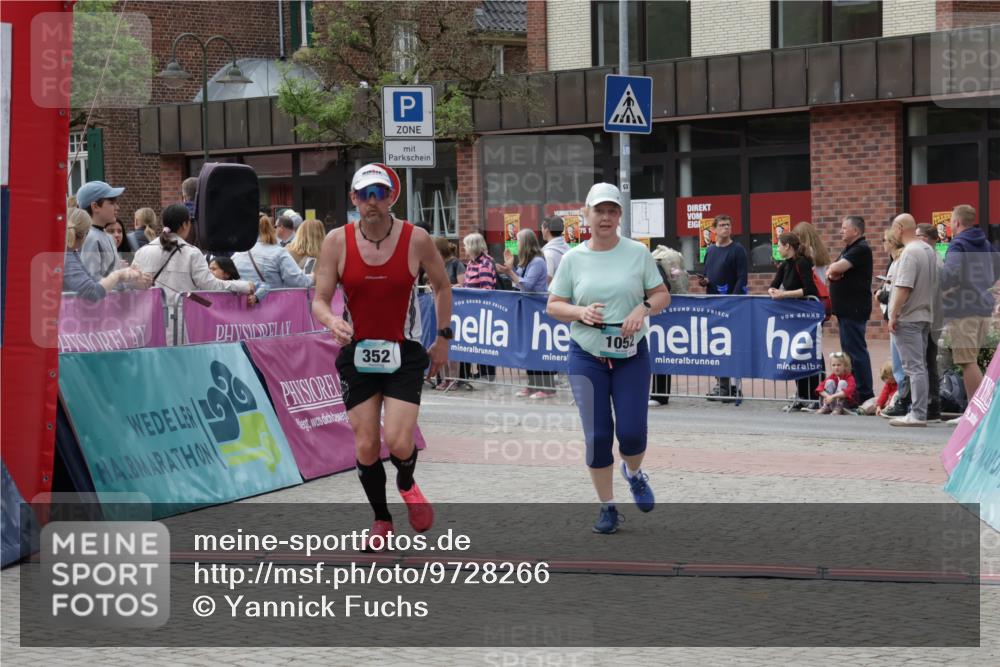 10.05.2026 - 8. Wedeler Halbmarathon Yannick Fuchs http://msf.ph/oto/9728266 10.05.2026 11:42:20 Ziel 127, 352, 1052 meine-sportfotos.de