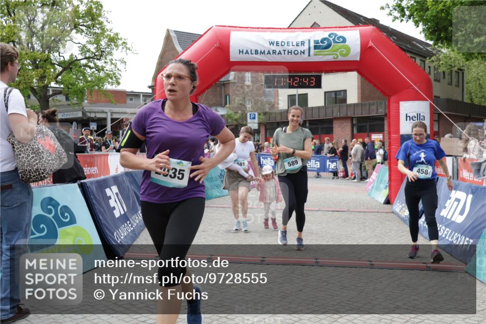 10.05.2026 - 8. Wedeler Halbmarathon Yannick Fuchs http://msf.ph/oto/9728555 10.05.2026 11:42:41 Ziel 106, 458, 581, 589, 2035 meine-sportfotos.de