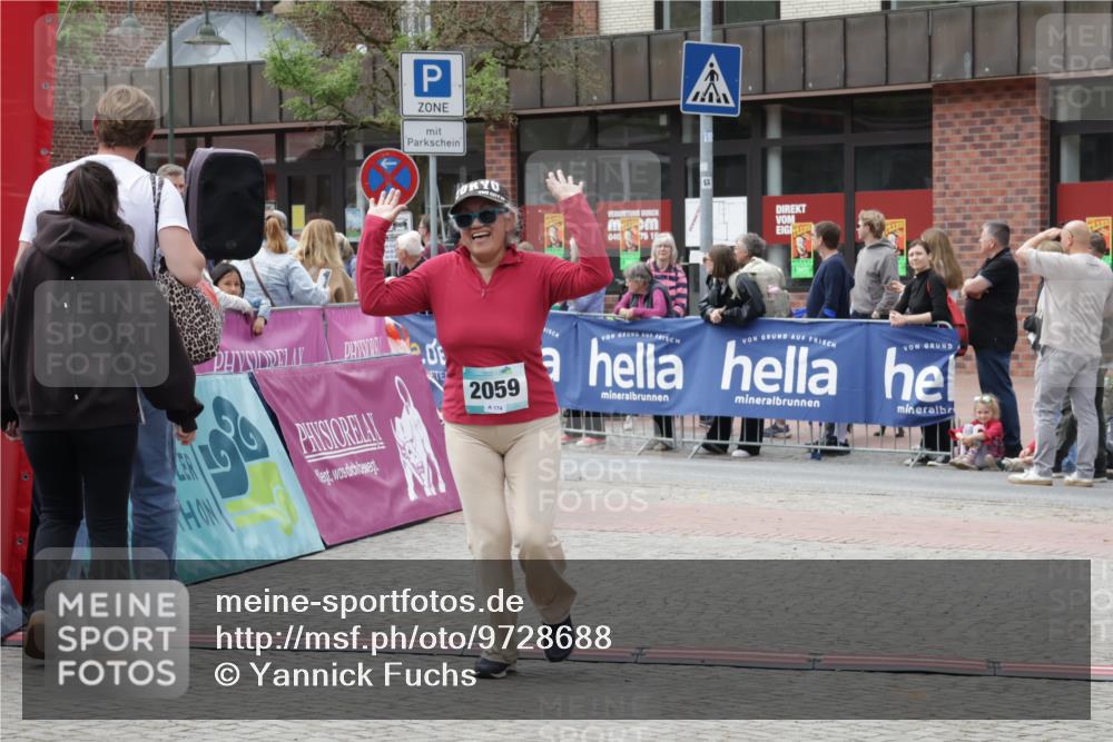 10.05.2026 - 8. Wedeler Halbmarathon Yannick Fuchs http://msf.ph/oto/9728688 10.05.2026 11:42:49 Ziel 106, 2059 meine-sportfotos.de
