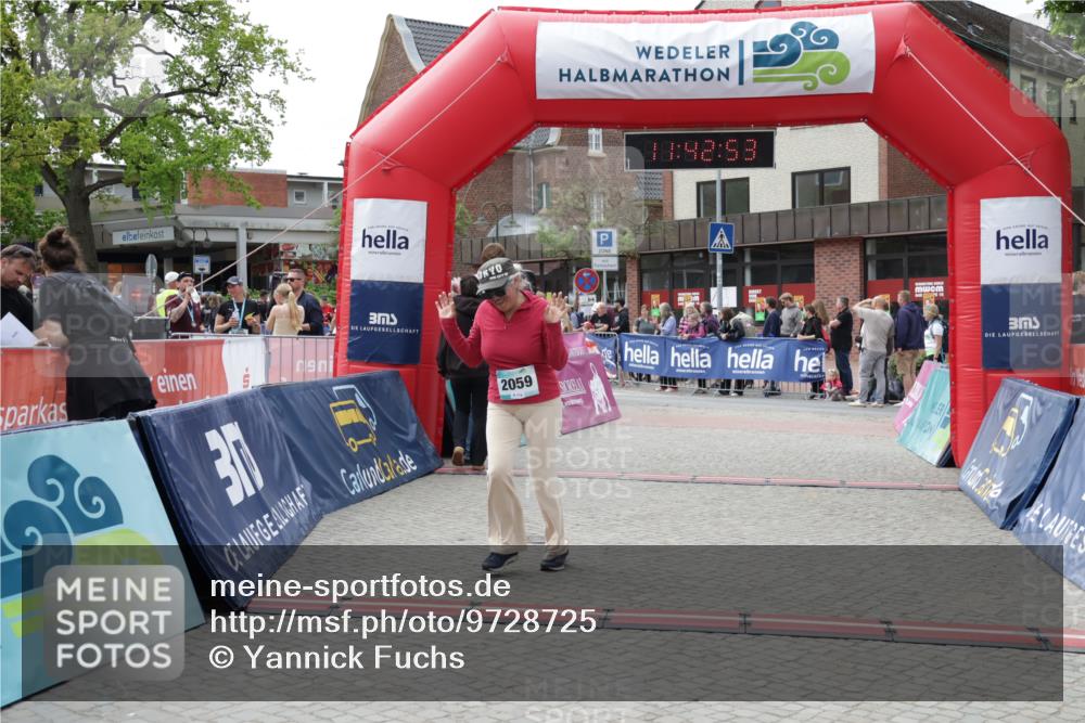 10.05.2026 - 8. Wedeler Halbmarathon Yannick Fuchs http://msf.ph/oto/9728725 10.05.2026 11:42:51 Ziel 2059 meine-sportfotos.de