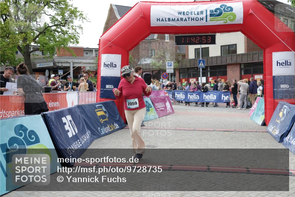 10.05.2026 - 8. Wedeler Halbmarathon Yannick Fuchs http://msf.ph/oto/9728735 10.05.2026 11:42:51 Ziel 2059 meine-sportfotos.de