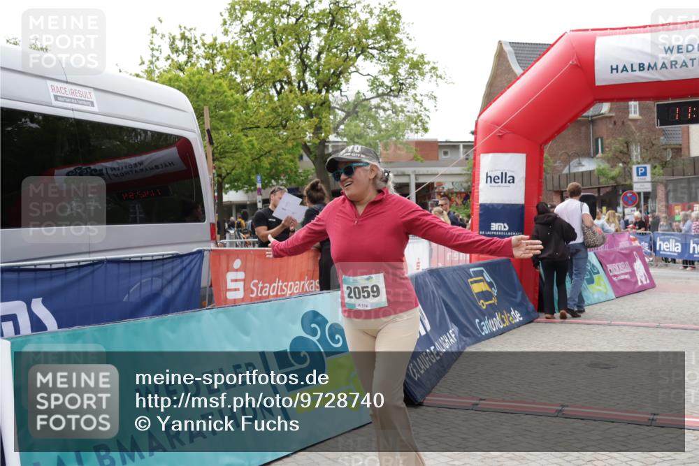10.05.2026 - 8. Wedeler Halbmarathon Yannick Fuchs http://msf.ph/oto/9728740 10.05.2026 11:42:53 Ziel 906, 2059 meine-sportfotos.de