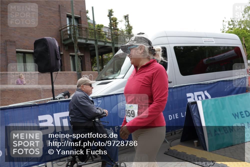 10.05.2026 - 8. Wedeler Halbmarathon Yannick Fuchs http://msf.ph/oto/9728786 10.05.2026 11:42:54 Ziel 906, 2059 meine-sportfotos.de
