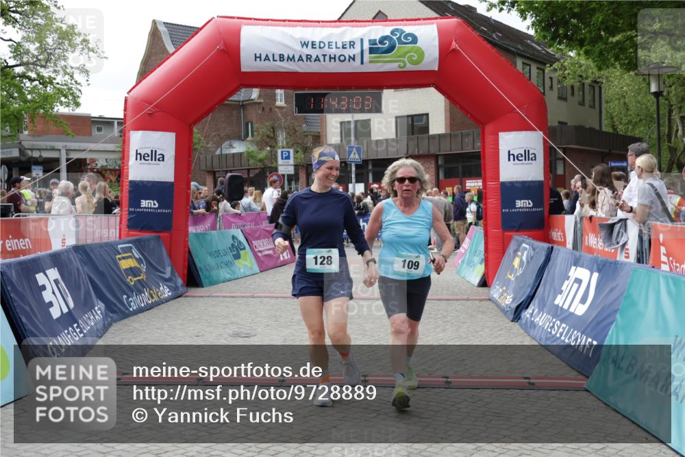 10.05.2026 - 8. Wedeler Halbmarathon Yannick Fuchs http://msf.ph/oto/9728889 10.05.2026 11:43:01 Ziel 109, 128, 649, 650, 849, 906, 973 meine-sportfotos.de