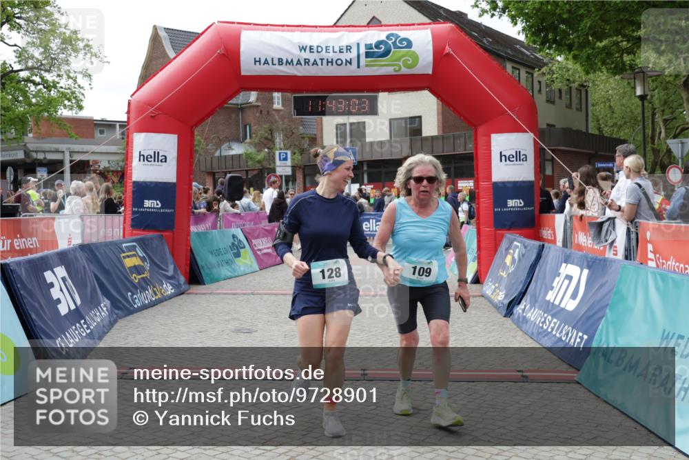 10.05.2026 - 8. Wedeler Halbmarathon Yannick Fuchs http://msf.ph/oto/9728901 10.05.2026 11:43:01 Ziel 109, 128, 649, 650, 849, 906, 973 meine-sportfotos.de