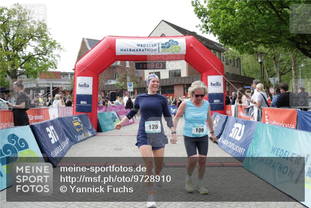 10.05.2026 - 8. Wedeler Halbmarathon Yannick Fuchs http://msf.ph/oto/9728910 10.05.2026 11:43:02 Ziel 109, 128, 649, 650, 849, 906, 973 meine-sportfotos.de