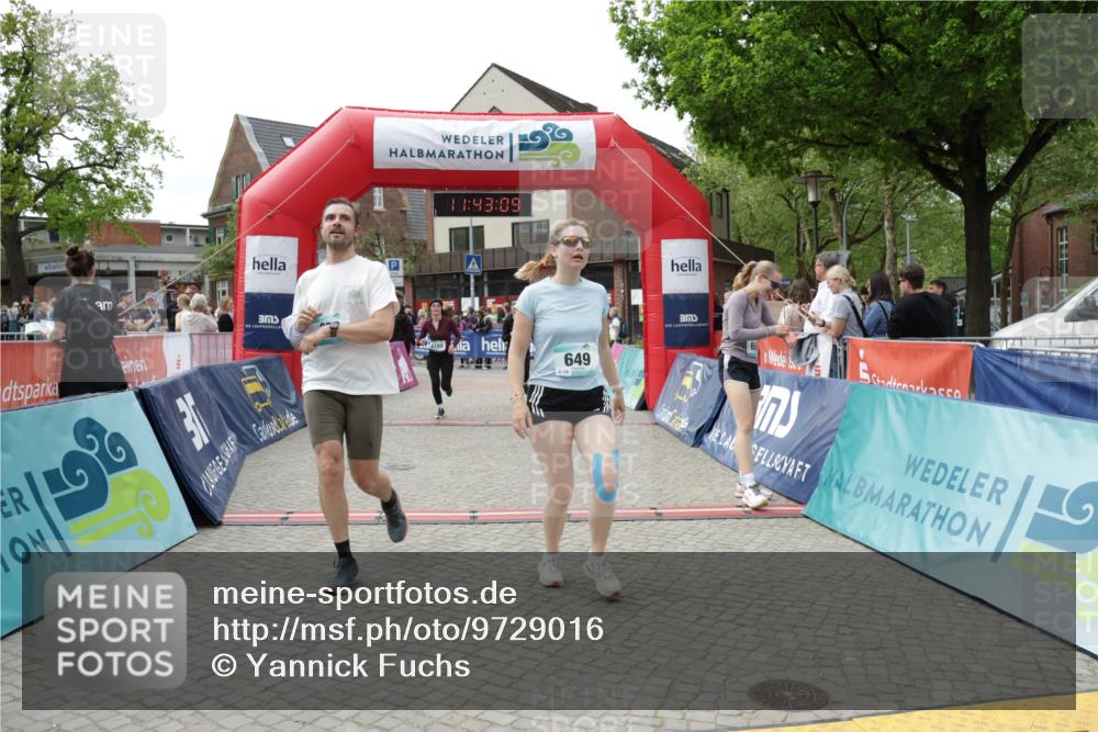 10.05.2026 - 8. Wedeler Halbmarathon Yannick Fuchs http://msf.ph/oto/9729016 10.05.2026 11:43:07 Ziel 331, 649, 650, 849, 973, 2073, 2158 meine-sportfotos.de