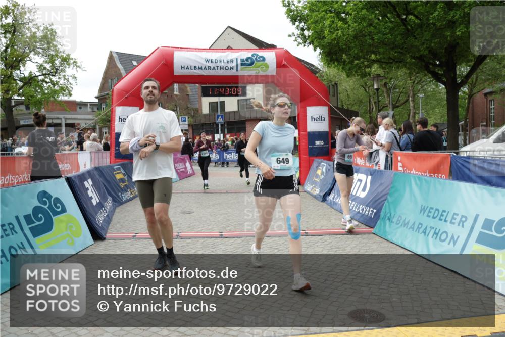 10.05.2026 - 8. Wedeler Halbmarathon Yannick Fuchs http://msf.ph/oto/9729022 10.05.2026 11:43:07 Ziel 331, 649, 650, 849, 973, 2073, 2158 meine-sportfotos.de
