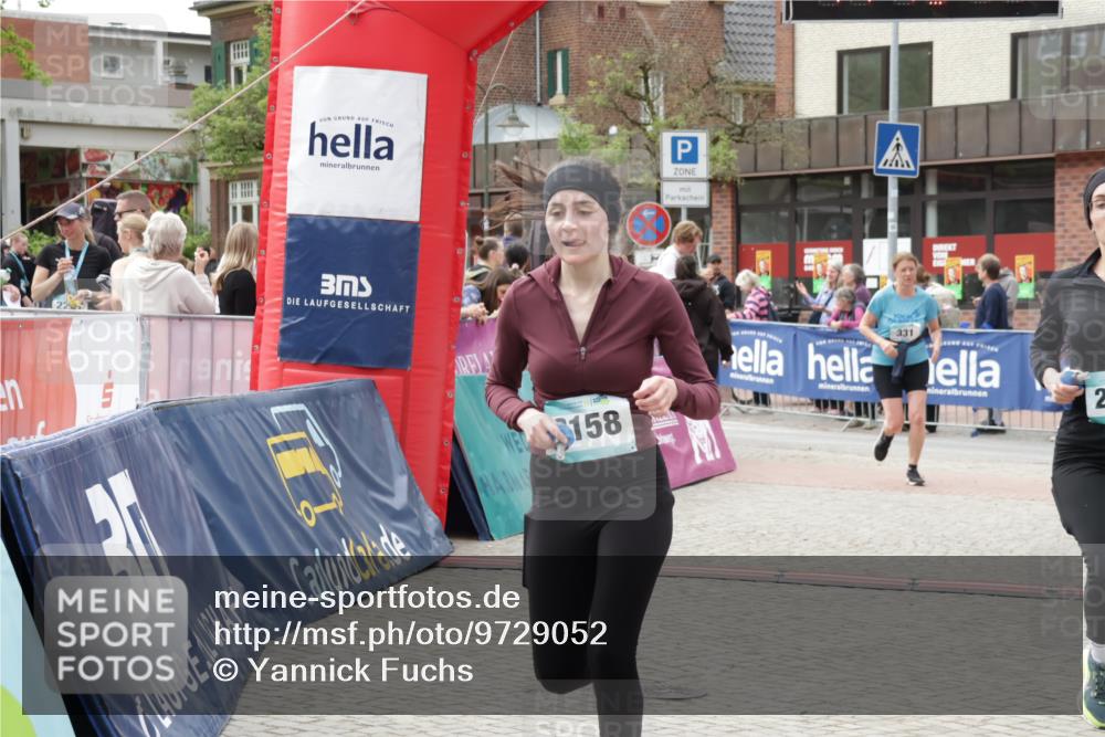 10.05.2026 - 8. Wedeler Halbmarathon Yannick Fuchs http://msf.ph/oto/9729052 10.05.2026 11:43:09 Ziel 331, 649, 650, 849, 973, 2073, 2158 meine-sportfotos.de