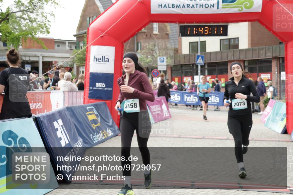 10.05.2026 - 8. Wedeler Halbmarathon Yannick Fuchs http://msf.ph/oto/9729057 10.05.2026 11:43:09 Ziel 331, 649, 650, 849, 973, 2073, 2158 meine-sportfotos.de