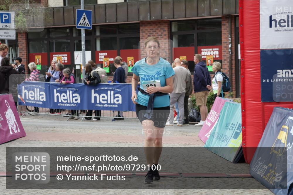 10.05.2026 - 8. Wedeler Halbmarathon Yannick Fuchs http://msf.ph/oto/9729100 10.05.2026 11:43:11 Ziel 331, 973, 2073, 2158 meine-sportfotos.de