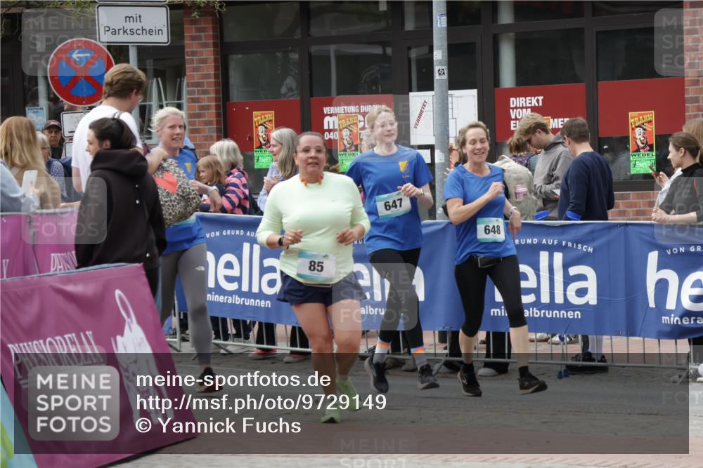 10.05.2026 - 8. Wedeler Halbmarathon Yannick Fuchs http://msf.ph/oto/9729149 10.05.2026 11:43:19 Ziel 85, 646, 647, 648 meine-sportfotos.de