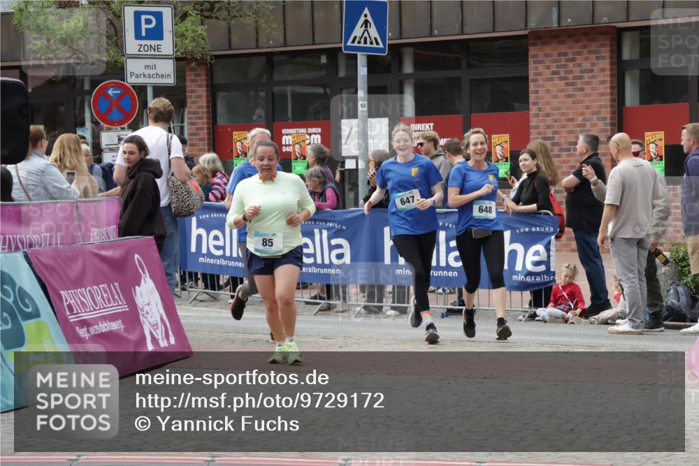 10.05.2026 - 8. Wedeler Halbmarathon Yannick Fuchs http://msf.ph/oto/9729172 10.05.2026 11:43:20 Ziel 85, 646, 647, 648 meine-sportfotos.de