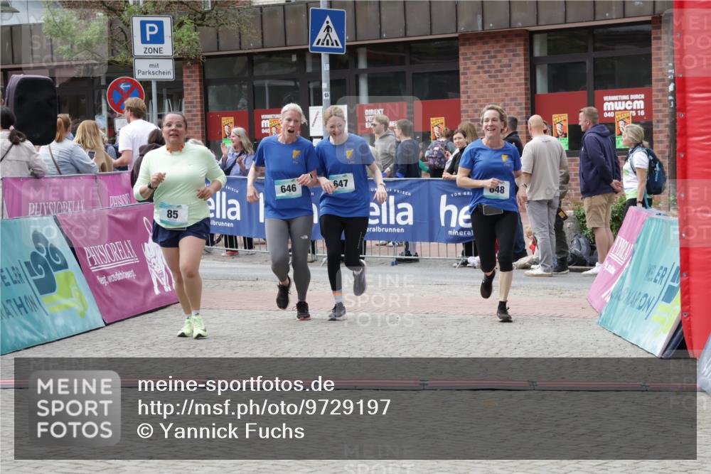 10.05.2026 - 8. Wedeler Halbmarathon Yannick Fuchs http://msf.ph/oto/9729197 10.05.2026 11:43:21 Ziel 85, 646, 647, 648 meine-sportfotos.de