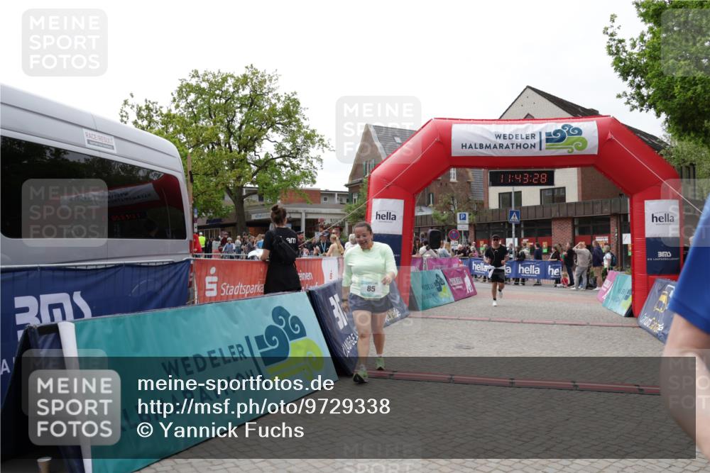 10.05.2026 - 8. Wedeler Halbmarathon Yannick Fuchs http://msf.ph/oto/9729338 10.05.2026 11:43:26 Ziel 85, 422, 646, 647, 648 meine-sportfotos.de