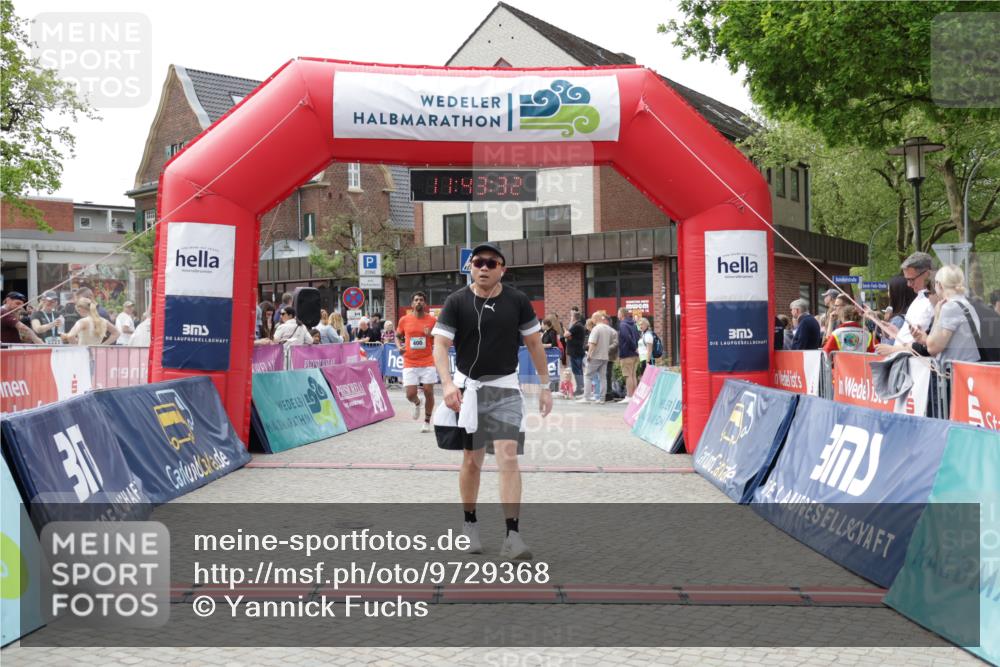 10.05.2026 - 8. Wedeler Halbmarathon Yannick Fuchs http://msf.ph/oto/9729368 10.05.2026 11:43:30 Ziel 400, 422 meine-sportfotos.de