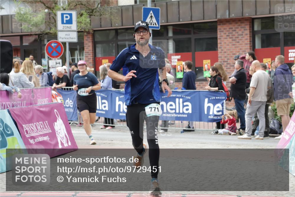 10.05.2026 - 8. Wedeler Halbmarathon Yannick Fuchs http://msf.ph/oto/9729451 10.05.2026 11:43:41 Ziel 771, 2149 meine-sportfotos.de