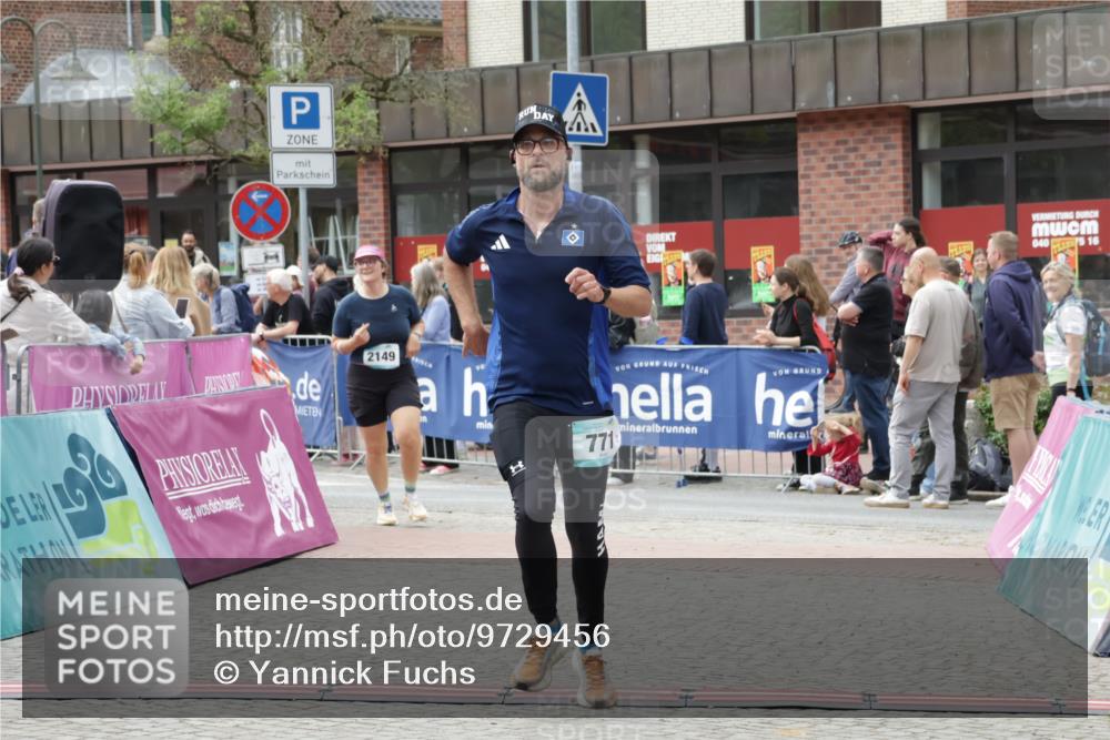 10.05.2026 - 8. Wedeler Halbmarathon Yannick Fuchs http://msf.ph/oto/9729456 10.05.2026 11:43:41 Ziel 771, 2149 meine-sportfotos.de