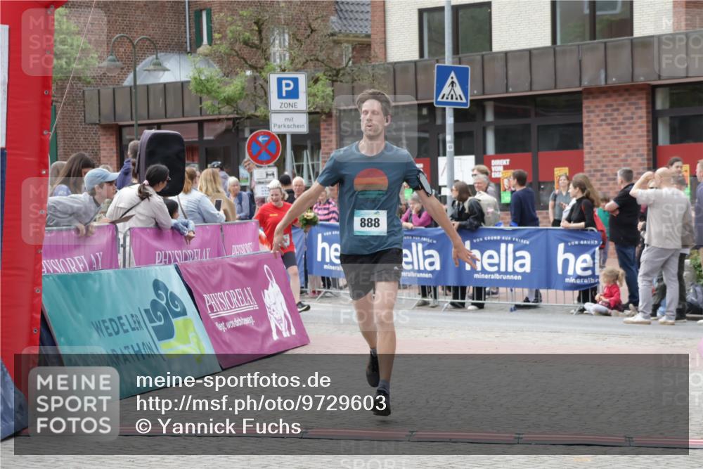 10.05.2026 - 8. Wedeler Halbmarathon Yannick Fuchs http://msf.ph/oto/9729603 10.05.2026 11:43:48 Ziel 952, 2149 meine-sportfotos.de