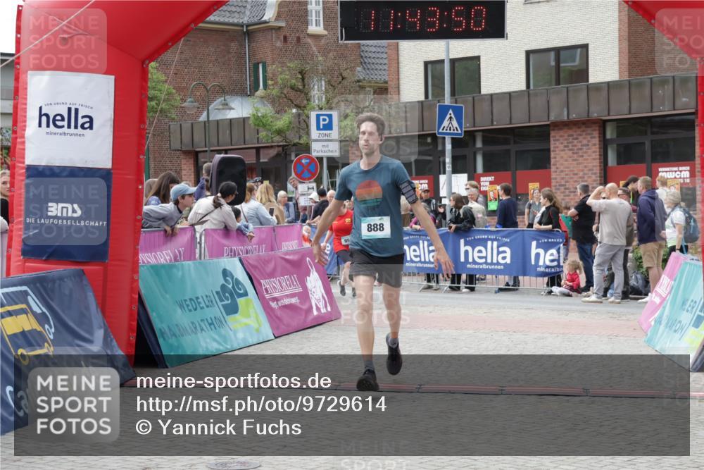 10.05.2026 - 8. Wedeler Halbmarathon Yannick Fuchs http://msf.ph/oto/9729614 10.05.2026 11:43:49 Ziel 952, 2149 meine-sportfotos.de