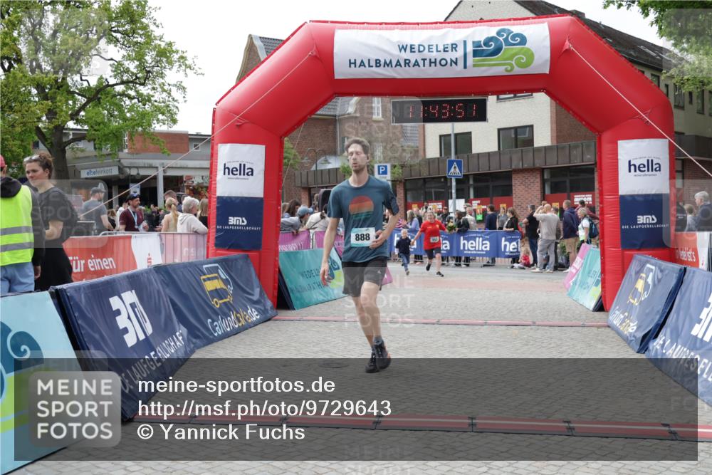 10.05.2026 - 8. Wedeler Halbmarathon Yannick Fuchs http://msf.ph/oto/9729643 10.05.2026 11:43:50 Ziel 952, 2149 meine-sportfotos.de