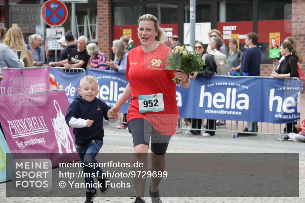 10.05.2026 - 8. Wedeler Halbmarathon Yannick Fuchs http://msf.ph/oto/9729699 10.05.2026 11:43:52 Ziel 952 meine-sportfotos.de