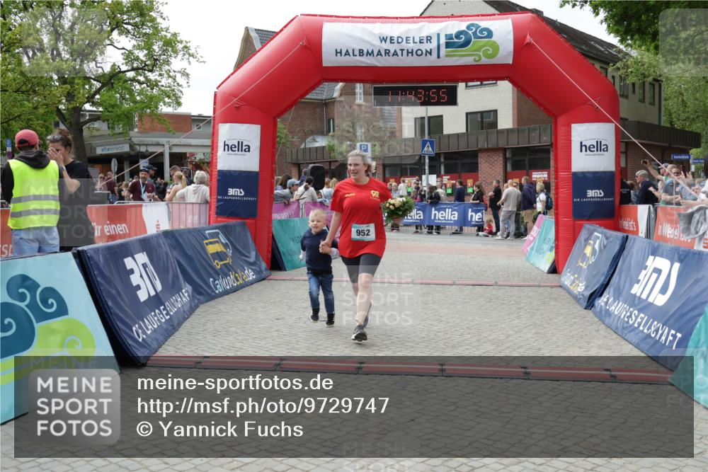 10.05.2026 - 8. Wedeler Halbmarathon Yannick Fuchs http://msf.ph/oto/9729747 10.05.2026 11:43:54 Ziel 952, 1007 meine-sportfotos.de