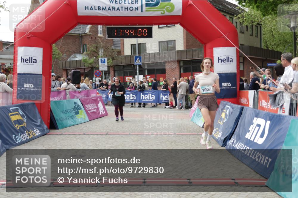 10.05.2026 - 8. Wedeler Halbmarathon Yannick Fuchs http://msf.ph/oto/9729830 10.05.2026 11:43:59 Ziel 921, 1007, 2022 meine-sportfotos.de