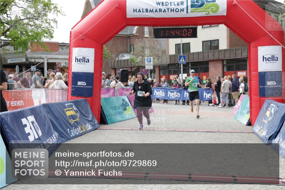 10.05.2026 - 8. Wedeler Halbmarathon Yannick Fuchs http://msf.ph/oto/9729869 10.05.2026 11:44:00 Ziel 921, 1007, 2022 meine-sportfotos.de