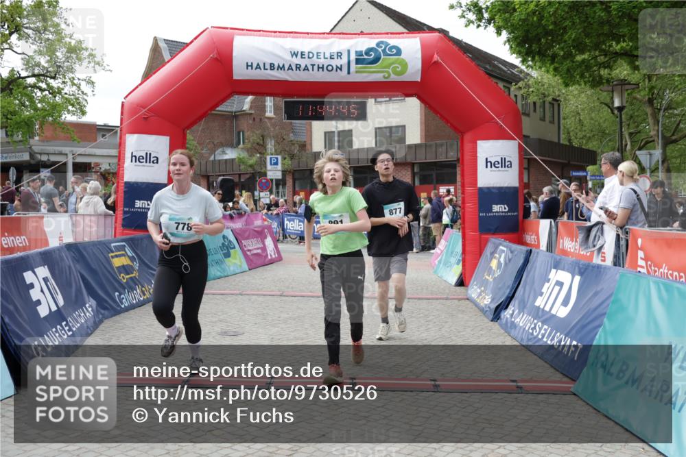 10.05.2026 - 8. Wedeler Halbmarathon Yannick Fuchs http://msf.ph/oto/9730526 10.05.2026 11:44:43 Ziel 778, 877 meine-sportfotos.de
