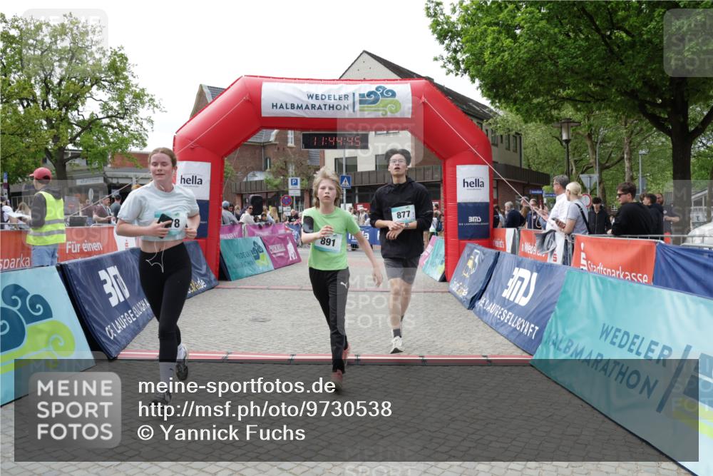 10.05.2026 - 8. Wedeler Halbmarathon Yannick Fuchs http://msf.ph/oto/9730538 10.05.2026 11:44:44 Ziel 778, 877 meine-sportfotos.de