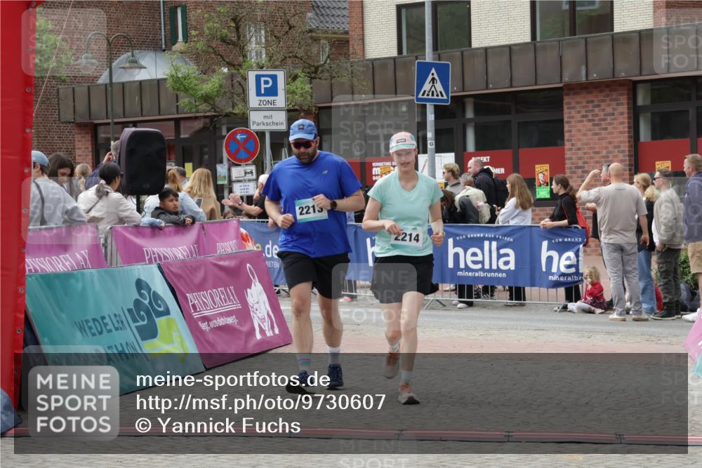10.05.2026 - 8. Wedeler Halbmarathon Yannick Fuchs http://msf.ph/oto/9730607 10.05.2026 11:44:51 Ziel 189, 2213, 2214 meine-sportfotos.de