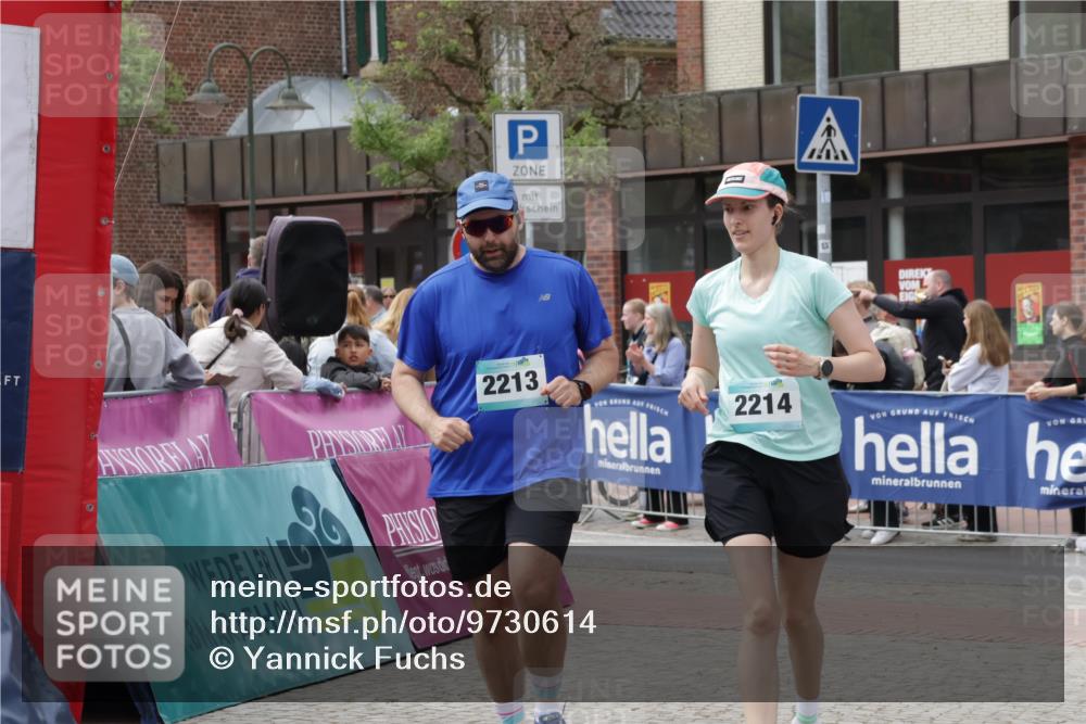 10.05.2026 - 8. Wedeler Halbmarathon Yannick Fuchs http://msf.ph/oto/9730614 10.05.2026 11:44:52 Ziel 189, 2213, 2214 meine-sportfotos.de