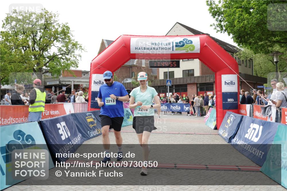 10.05.2026 - 8. Wedeler Halbmarathon Yannick Fuchs http://msf.ph/oto/9730650 10.05.2026 11:44:54 Ziel 49, 189, 472, 2213, 2214 meine-sportfotos.de
