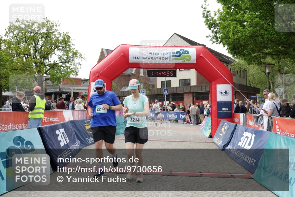 10.05.2026 - 8. Wedeler Halbmarathon Yannick Fuchs http://msf.ph/oto/9730656 10.05.2026 11:44:54 Ziel 49, 189, 472, 2213, 2214 meine-sportfotos.de