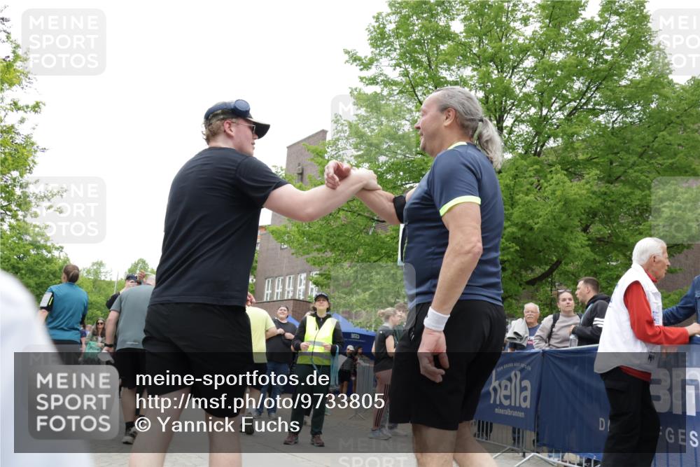 10.05.2026 - 8. Wedeler Halbmarathon Yannick Fuchs http://msf.ph/oto/9733805 10.05.2026 12:34:17 Ziel 528, 2177 meine-sportfotos.de